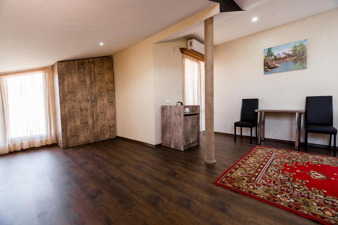 George Hotel Tbilisi Ngoại thất bức ảnh